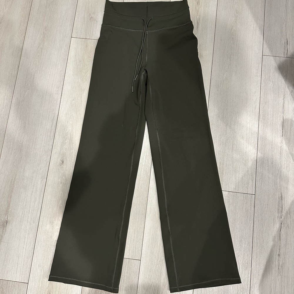 Vuori Daily Wideleg Pants